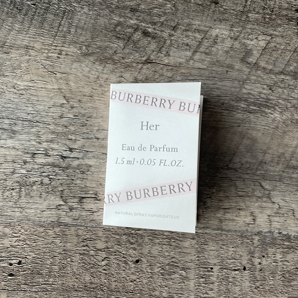 New! Burberry Her sample